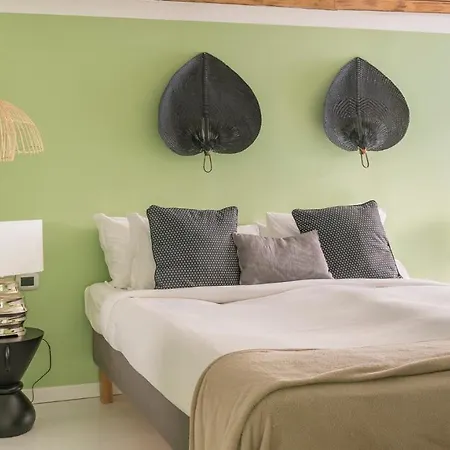 Apartment Plum Guide - Citrine Milan